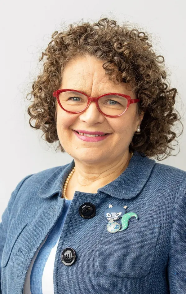 Director Evelyn Horton