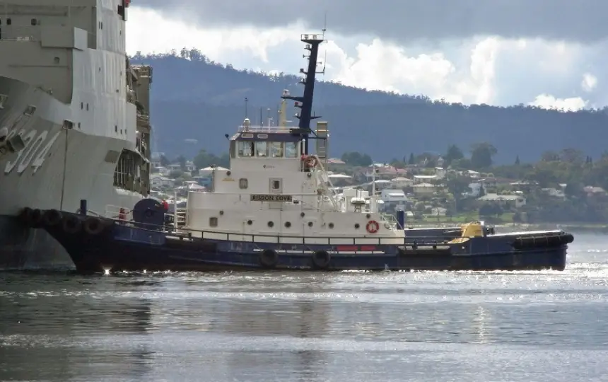 Bell Bay Tug Risdon cove