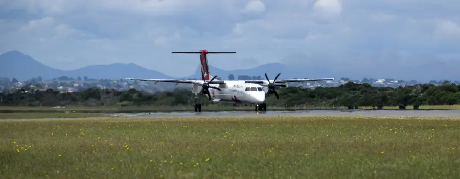 Devonport Airport welcomes back the larger Qantas Link Q400